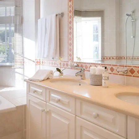 Apartment Sleeps 4 Air Con T711330 Vale do Lobo
